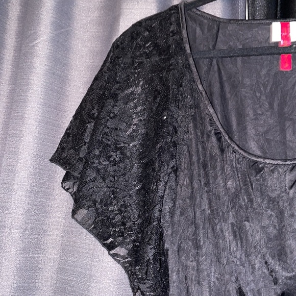 Black blouse with sheer sleeves - Picture 2 of 5